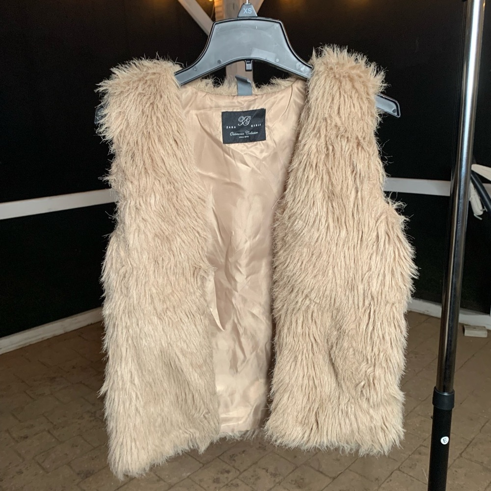 Fur vest